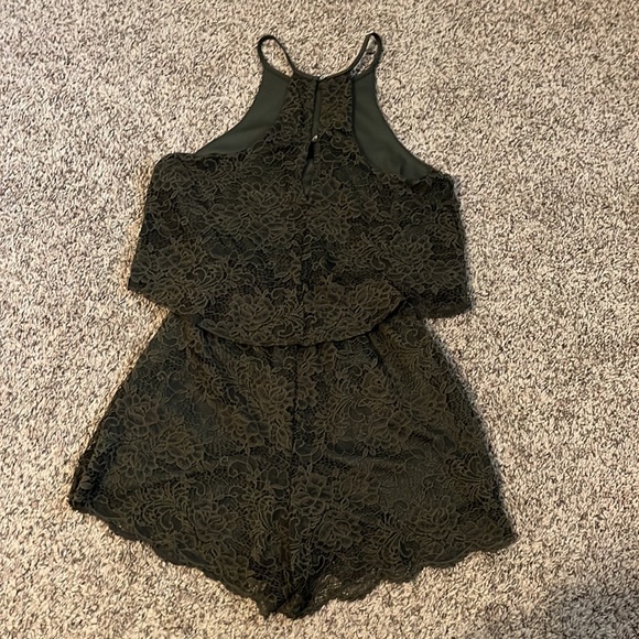 Cute green romper - Picture 2 of 2